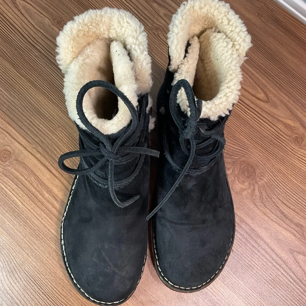 UGG Black Suede Winter Boots with Cream Lining size 8